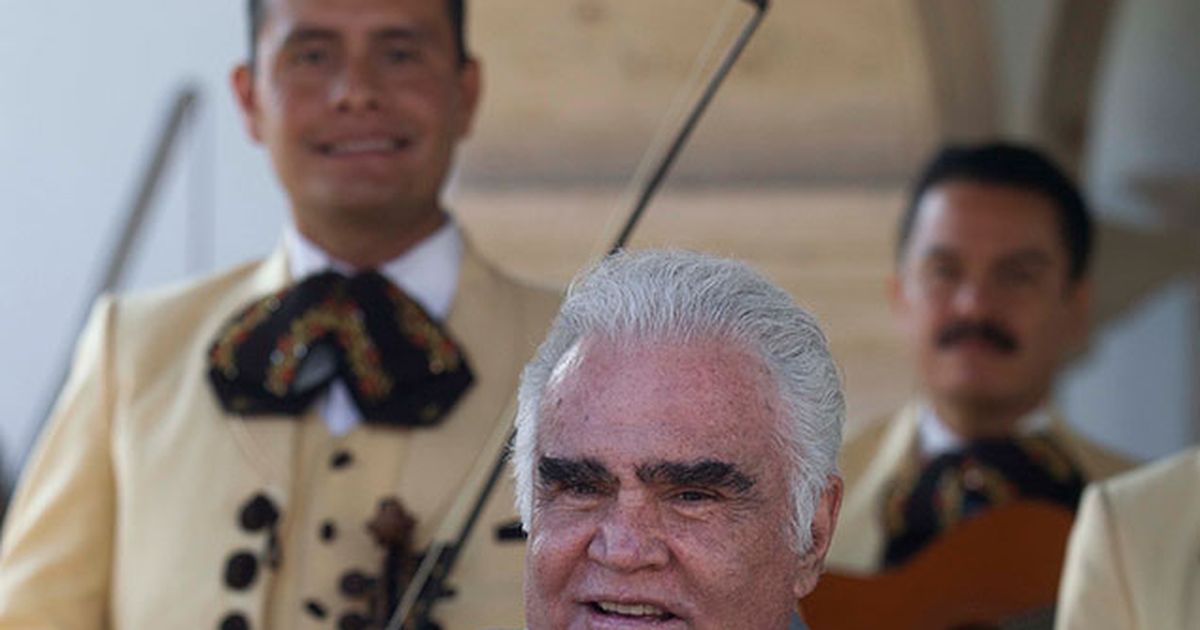 Vicente Fernández Presenta Su Libro Pero Sigo Siendo El Rey