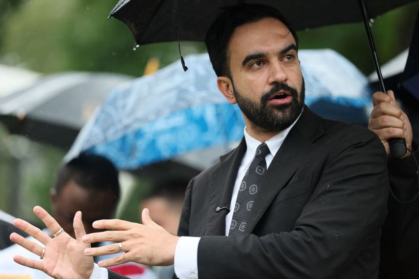 El candidato a alcalde de Nueva York, Zohran Mamdani, habla durante una conferencia de prensa en el Parque St. James el 10 de septiembre de 2025 en el distrito de Bronx en la ciudad de Nueva York.