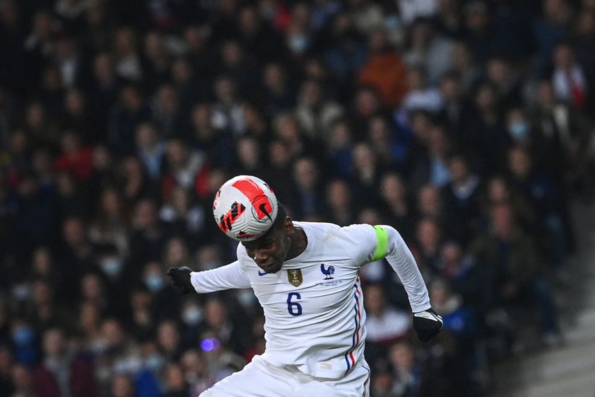 El francés Paul Pogba en un partido de la selección