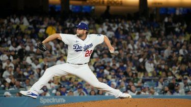 Clayton Kershaw, de los Dodgers de Los Ángeles, labora en su apertura ante los Mets de Nueva York, el martes 18 de abril de 2023&nbsp;