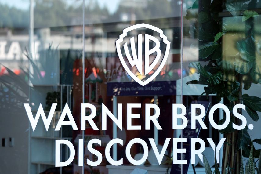 Logo de la legendaria compañía estadounidense de cine y entretenimiento Warner Bros Discovery.