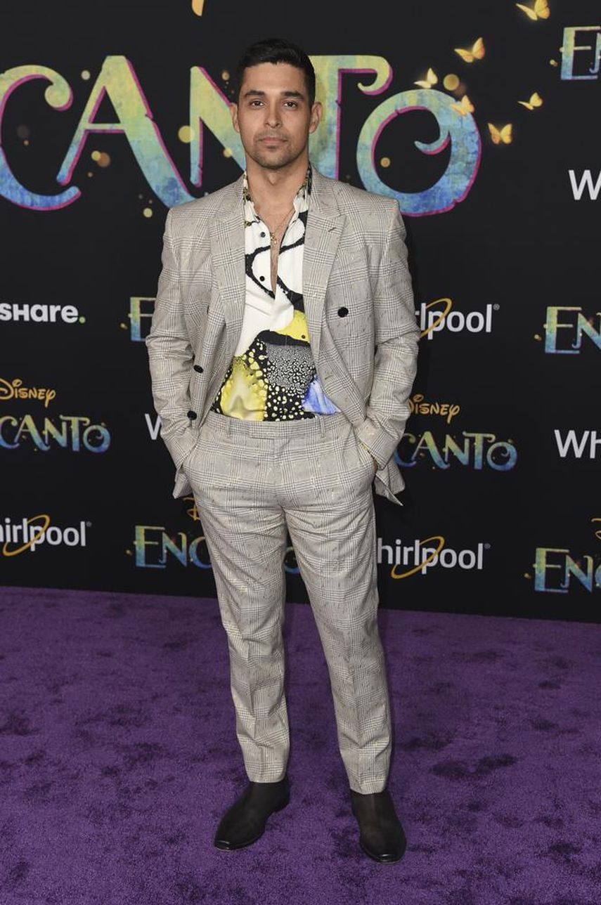 Wilmer Valderrama llega al estreno de Encanto el miércoles 3 de noviembre de 2021 en el cine El Capitán en Los Angeles.