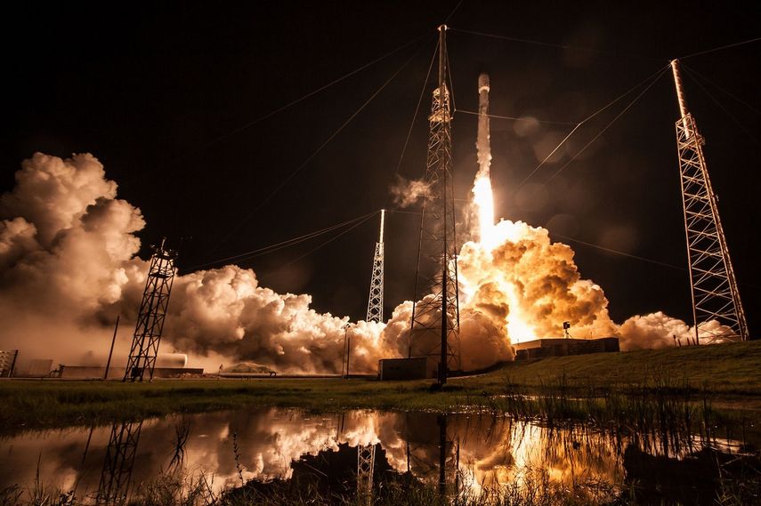 El cohete Falcon 9 fue lanzado a las 01:18 de la madrugada de este martes, hora local, desde Cabo Cañaveral.
