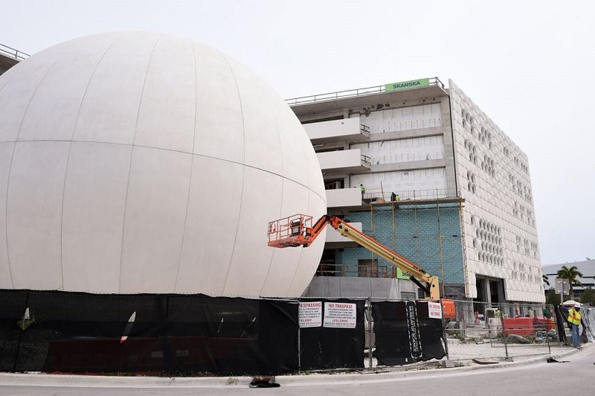 El museo de ciencias Frost ha quedado a medio terminar. Para culminar la obra se requieren cerca de 86.000.000 de dólares (ALVARO MATA) 