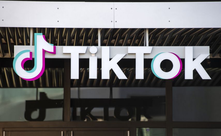 Logo de la aplicación TikTok en la ciudad de Culver, California.
