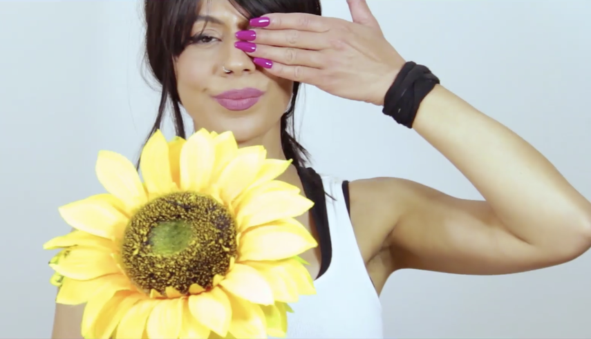 Captura de pantalla del video El dictador eres t&uacute;, con Ana Olema.&nbsp;