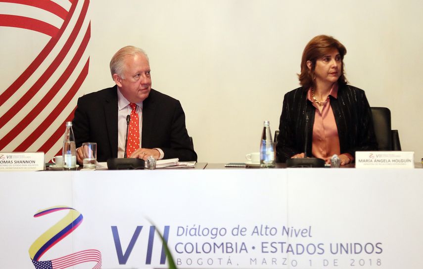 Thomas Shannon, subsecretario de Estado para Asuntos Políticos, y María Ángela Holguín, canciller de Colombia.