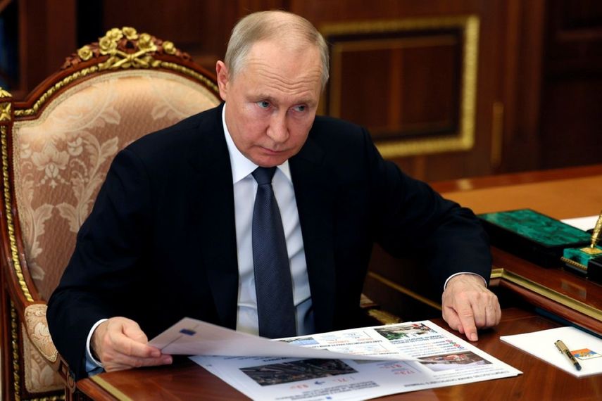 El presidente de Rusia Vladimir Putin en su oficina en el Kremlin.