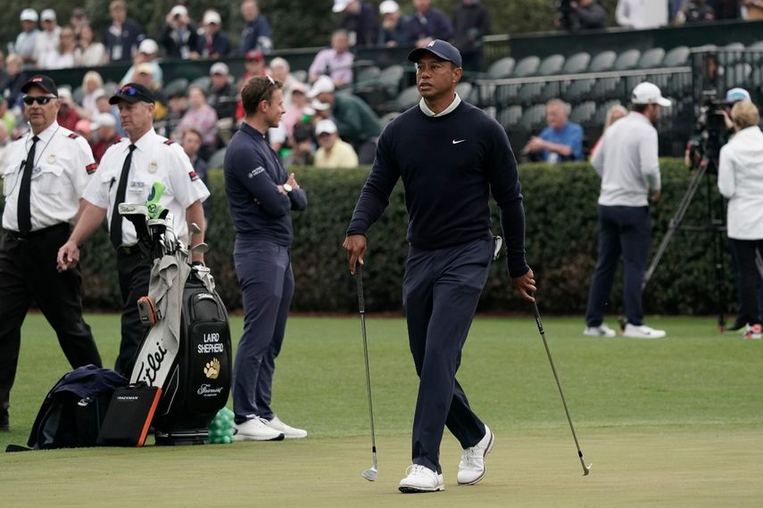 Tiger Woods muestra su mejor momento en casi un año sin acción