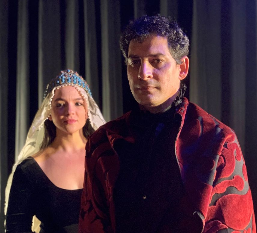 Los actores Laura Alemán y Adrián Mas ensayan la puesta en escena de Vuelve a contármelo todo, bajo la dirección de Larry Villanueva.&nbsp;