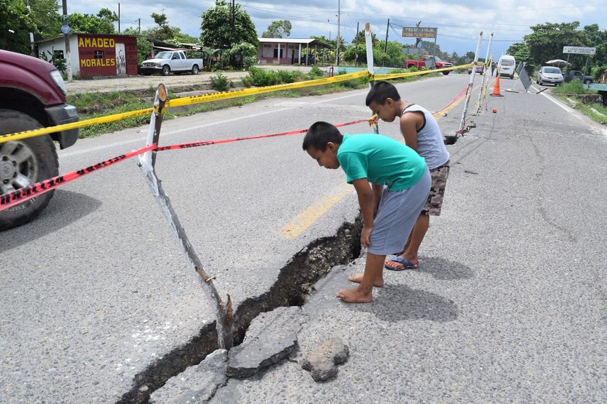 Imagen de archivo de una grita causada en suelo guatemaltecoguatemalteco por un sismo.&nbsp;