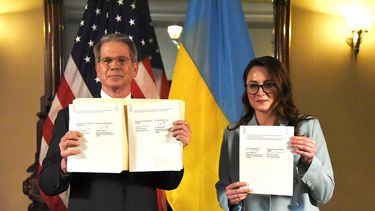 &nbsp;El acuerdo de asociación económica entre EEUU y Ucrania se firmó en condiciones “más justas” el 30 de abril