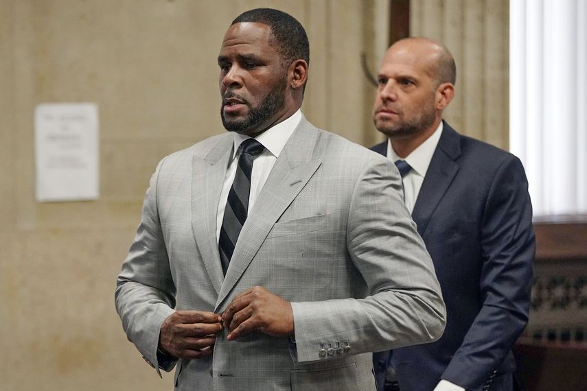 El cantante R. Kelly se declara inocente de 11 delitos sexuales durante una audiencia en la corte penal de Leighton en Chicago.&nbsp;