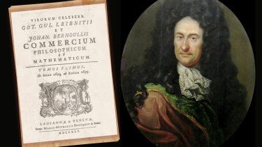 El filósofo y científico Gottfried Leibniz junto a una de sus obras.&nbsp;