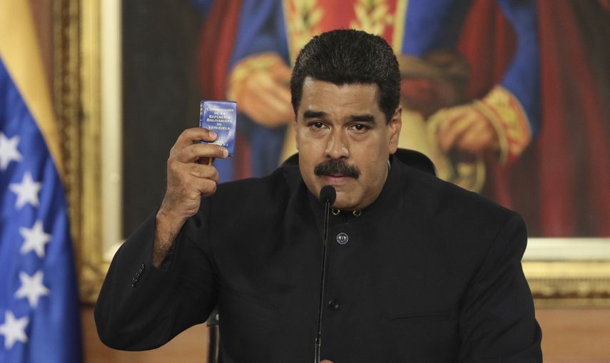 Las Academias Nacionales&nbsp;advirtieron que bajo los actuales&nbsp;términos la propuesta puede interpretarse como maniobra para eliminar todos los poderes de la república.