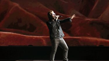 La banda irlandesa&nbsp;U2, con su líder y cantante Bono durante su actuación en el Estadio Olímpico de Barcelona.&nbsp;