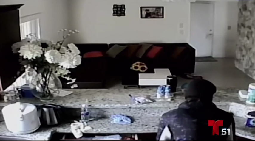 Dos sujetos robaron una vivienda donde había un niño de 12 años que logró esconderse en un closet y llamar a la policía.