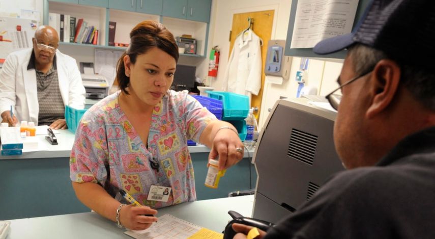 La legislación les otorga a los centros comunitarios de salud $3.8 mil millones para este año.