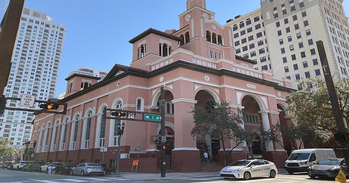 Florida: ¿Continúan siendo lugares sagrados los templos religiosos?