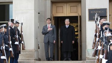 El jefe del Pent&aacute;gono, Mark Esper y el ministro de Defensa de Colombia,&nbsp;Carlos Holmes Trujillo.