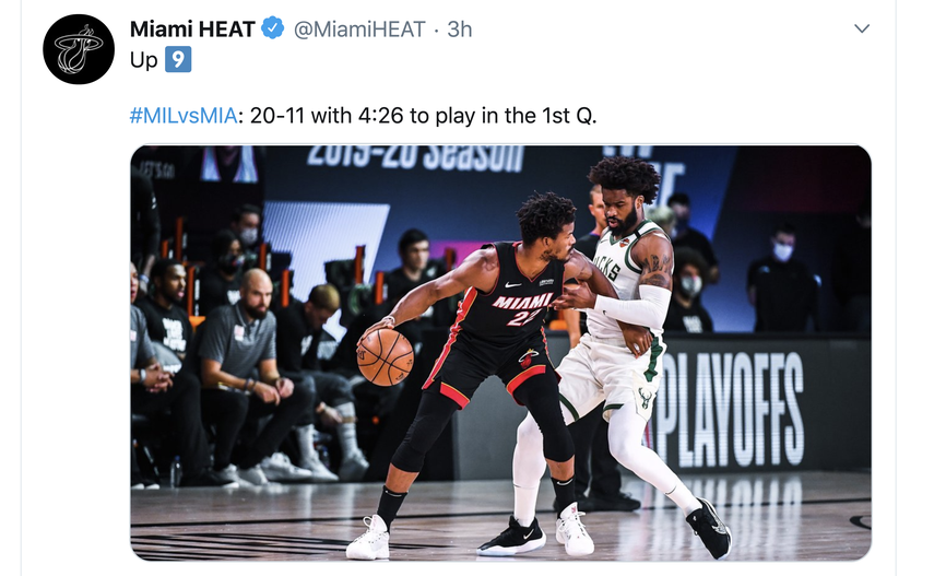 Jimmy Butler (22), del Heat de Miami, trata de escapar de la cerrada marcaci&oacute;n de Wesley Matthews en el choque de playoffs contra los Bucks de Milwaukee, la tarde del domingo 6 de septiembre del 2020 en la burbuja de Orlando.