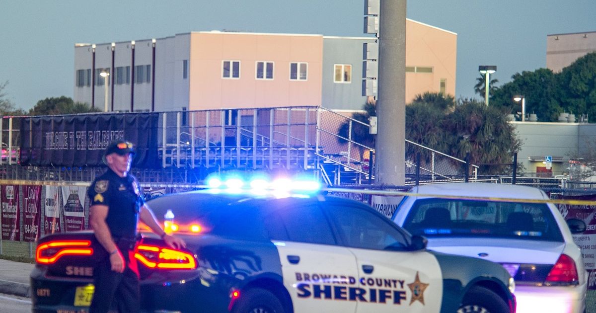 Encuentran casquillo de bala en el gimnasio de una escuela pública en Broward