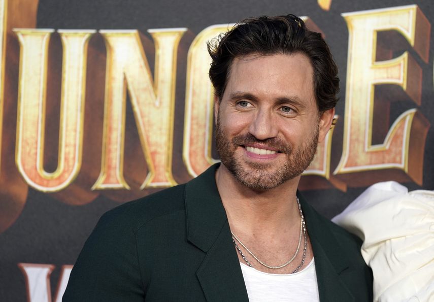El actor venezolano Edgar Ramírez, miembro del elenco de Jungle Cruise, posa durante el estreno mundial de la película el sábado 24 de julio de 2021 en Disneyland, en Anaheim, California.