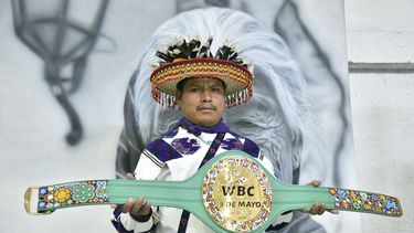 Este es el cinturón conmemorativo que se le entregará al ganador de la pelea del 6 de mayo en Las Vegas.