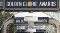 Carteles sobre la alfombra roja anuncian la 77 entrega anual de los Globos de Oro el 5 de enero de 2020 en Beverly Hills, California. Carteles sobre la alfombra roja anuncian la 77 entrega anual de los Globos de Oro el 5 de enero de 2020 en Beverly Hills, California.