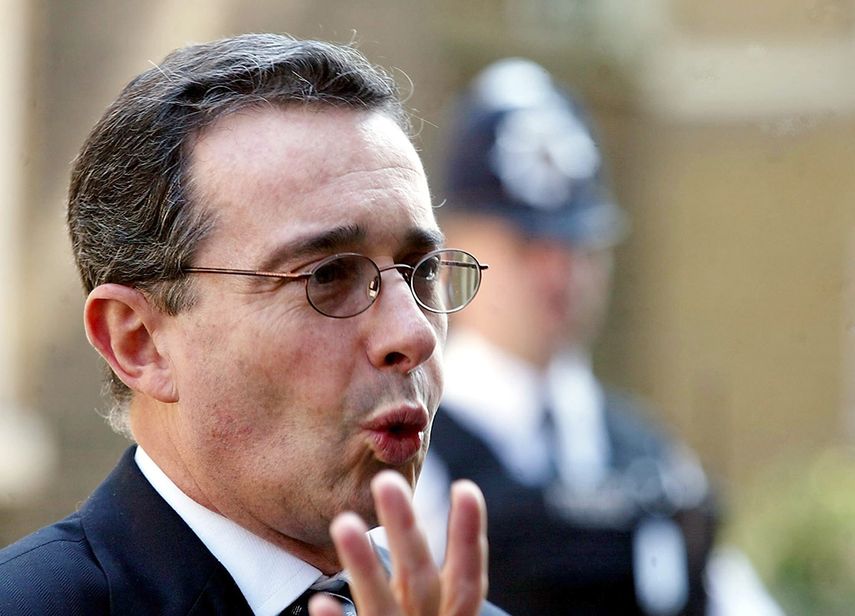 La Fiscalía de Colombia pidió este martes investigar al expresidente Álvaro Uribe por una masacre paramilitar en el departamento de Antioquia (noroeste), cuando gobernaba esa región en 1997