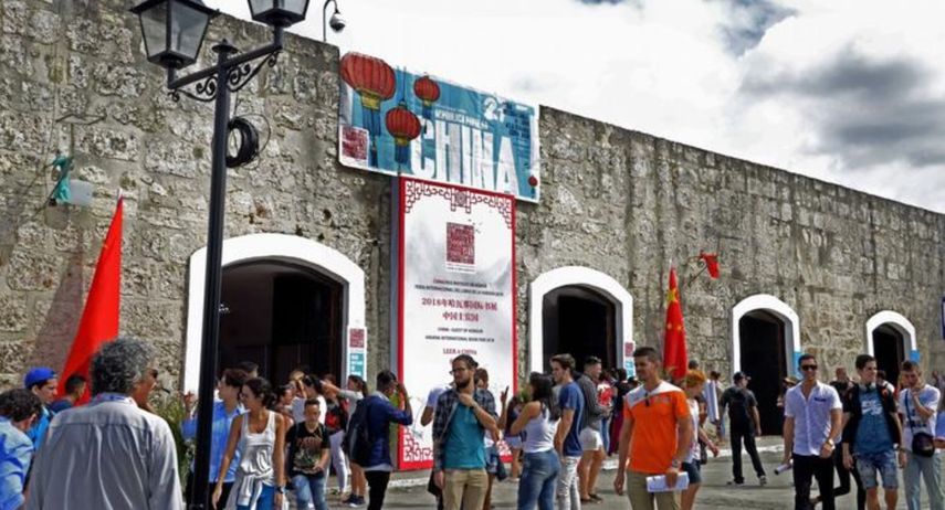 Entre el 1 y el 11 de febrero, las estanterías instaladas en la antigua fortaleza colonial San Carlos de la Cabaña sede principal en La Habana reunieron 2 millones ejemplares.