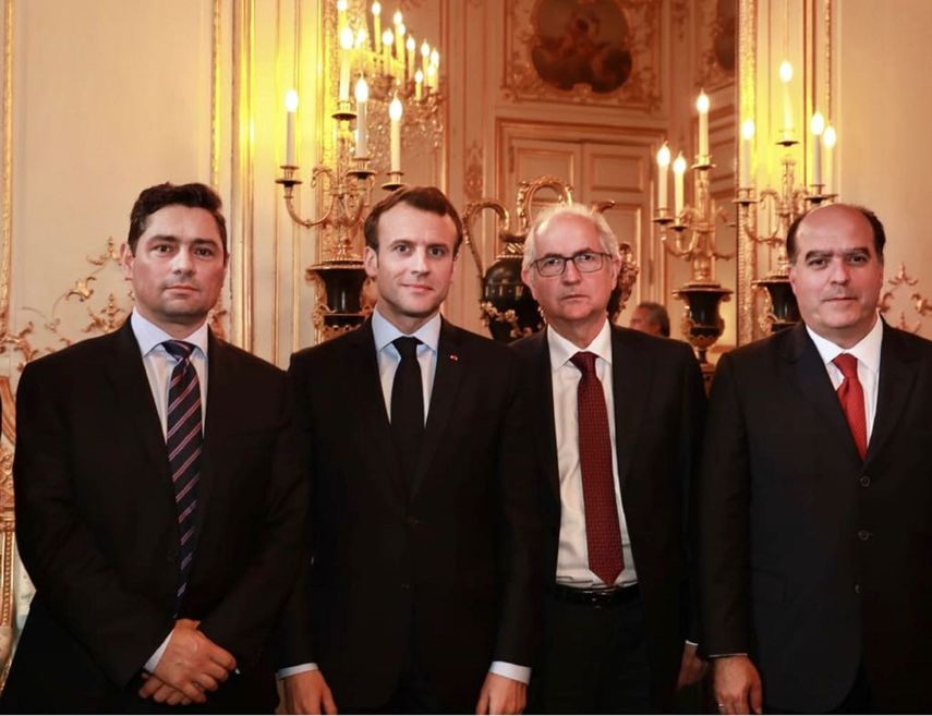 Los opositores Julio Borges, Antonio Ledezma y Carlos Vecchio reunidos con el presidente de Francia, Enmanuel Macron.&nbsp;