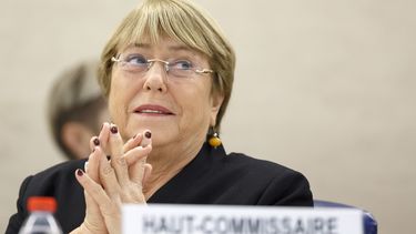 La Alta Comisionada de Naciones Unidas para los Derechos Humanos, Michelle Bachelet, asiste a la apertura de la 42da sesión del Consejo de Derechos Humanos en la sede europea de Naciones Unidas, en Ginebra, Suieza, el lunes 9 de septiembre de 2019.  