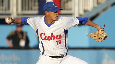 El lanzador Lázaro Blanco, considerado el mejor en la isla en este momento, jugará con los Capitales de Québec.
