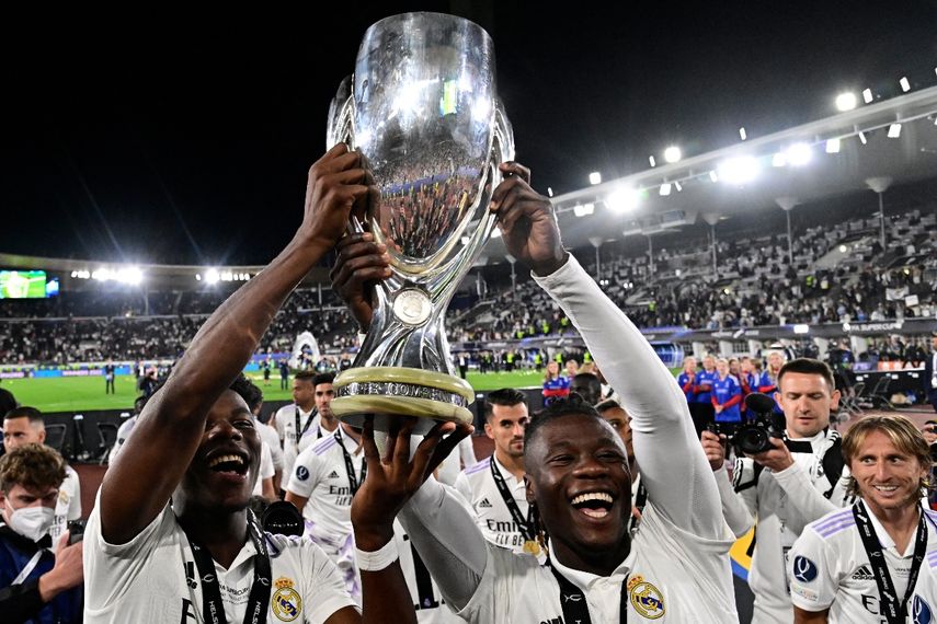 El Real Madrid celebra la Supercopa de Europa sobre el Eintracht de Fránkfort