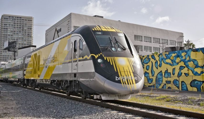 Vista del tren de alta velocidad que une a Fort Lauderdale y West Palm Beach, en el sur de Florida.