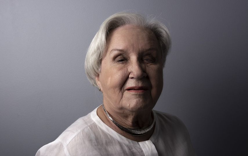 Julieta Salas de Carbonell (Caracas, 1939), escritora venezolana.