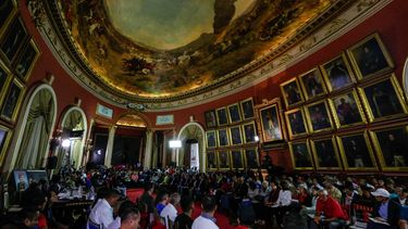 La suspensión de esta medida fue confirmada por fuentes de la Asamblea,  que tomó posesión el viernes en el Palacio Federal Legislativo y empezó a  trabajar este sábado destituyendo a la fiscal