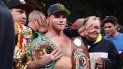 Canelo Álvarez posa para las fotos después de derrotar a Sergey Kovalev por nocaut en una pelea por el título de peso semipesado de la OMB, el 2 de noviembre del año 2019 Canelo Álvarez posa para las fotos después de derrotar a Sergey Kovalev por nocaut en una pelea por el título de peso semipesado de la OMB, el 2 de noviembre del año 2019