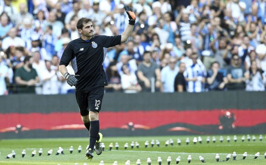 Casillas ya es el mejor arquero en la historia de la competición. (EFE)