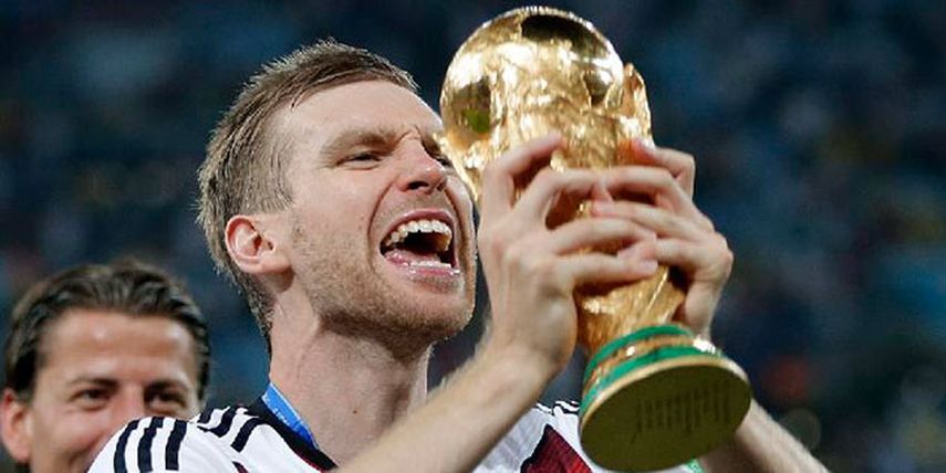 Mertesacker formó parte del equipo campeón en Brasil (AP)