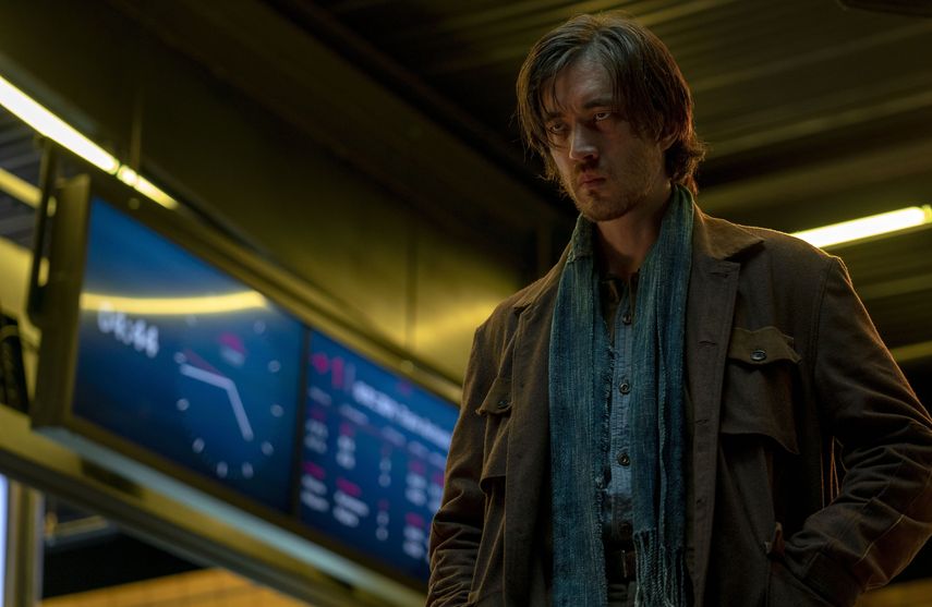 En esta imagen proporcionada por Sony Pictures, Andrew Koji en una escena de Bullet Train.