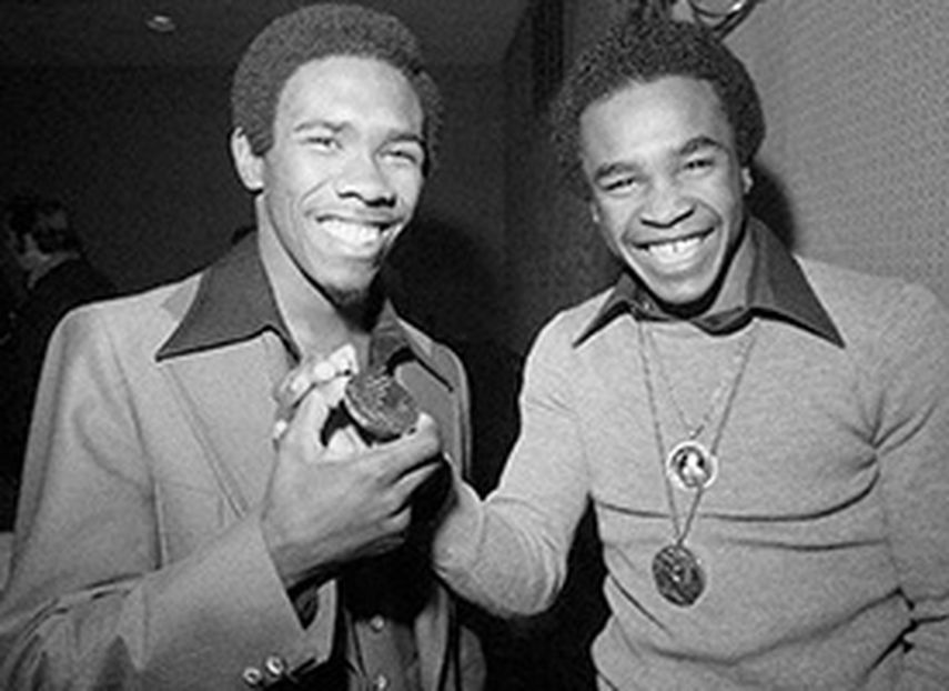 Davis recibió un trofeo en los Juegos Olímpicos de 1976 como el mejor boxeador del evento, incluso sobre Ray Leonard. (ARCHIVO)