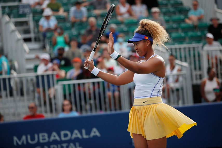 La japonesa Naomi Osaka festeja tras ganar un partido del torneo de San José ante la china Zheng Qinwen, el martes 2 de agosto de 2022&nbsp;