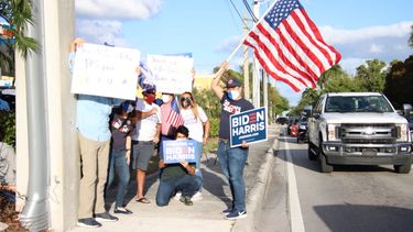 Un grupo de venezolanos se reunió este martes en la ciudad floridana de Doral para celebrar la adjudicación de un alivio temporal migratorio, conocido como TPS, a los nacionales de Venezuela.