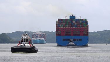 Por el Canal de Panamá pasa entre 3l 3 y 5% del comercio mundial. (EFE)