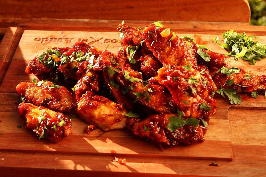 A una chica de 20 años, a la que el escaneo definió como apasionada, le ofreció la posibilidad de un menú potente, con hamburguesa y alas de pollo.