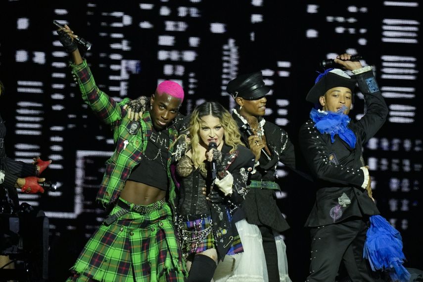 Madonna se presenta en el último concierto de The Celebration Tour, en la playa de Copacabana en Río de Janeiro, Brasil, el sábado 4 de mayo de 2024.