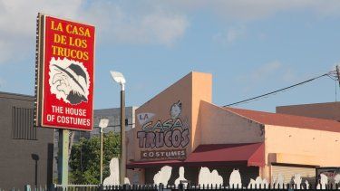 Vista exterior de La Casa de los Trucos, en La Pequeña Habana, Miami.&nbsp;