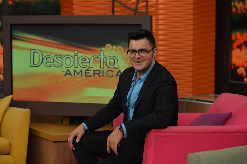 Paul Stanley sustituye a Raúl González en Despierta América. (UNIVISION)